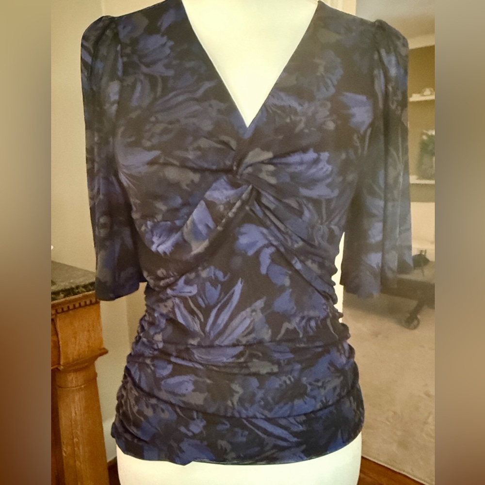 NWT Evereve Maya Twist front Navy Floral Blouse